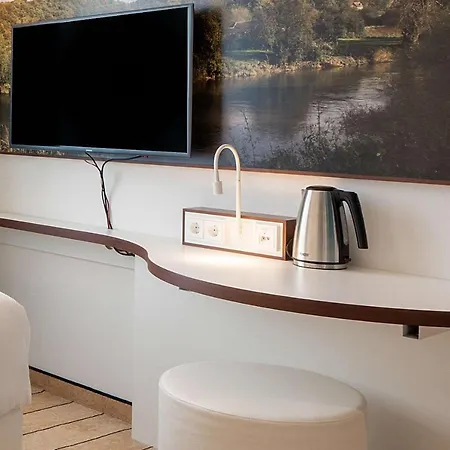 Hey Lou Frankfurt Airport 4*