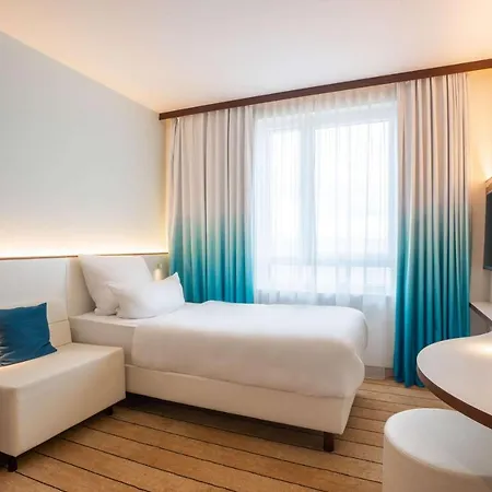 Hey Lou Frankfurt Airport