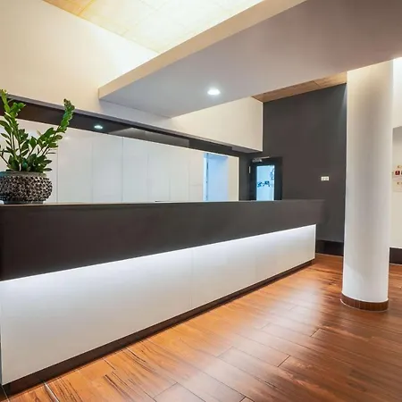 Hotel Hey Lou Frankfurt Airport 4*