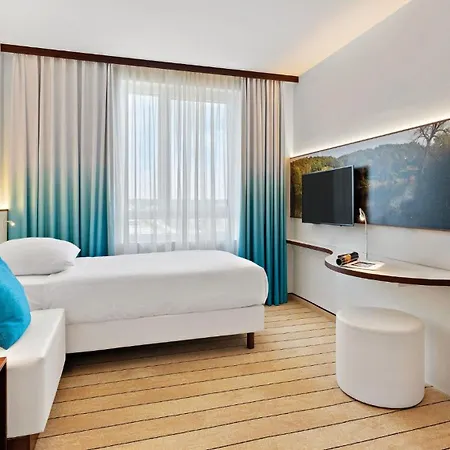 Hey Lou Frankfurt Airport Отель 4*