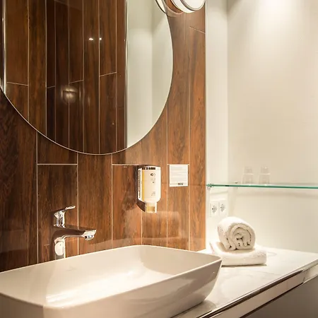 Otel Hey Lou Frankfurt Airport Kelsterbach