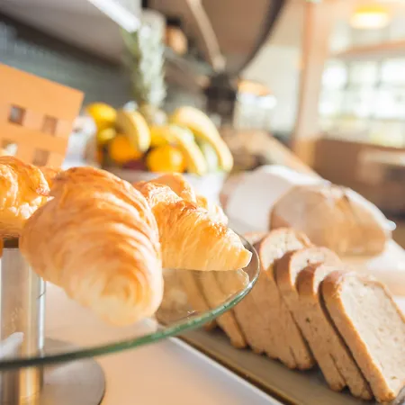 Hey Lou Frankfurt Airport