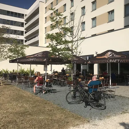 Hey Lou Frankfurt Airport 4*