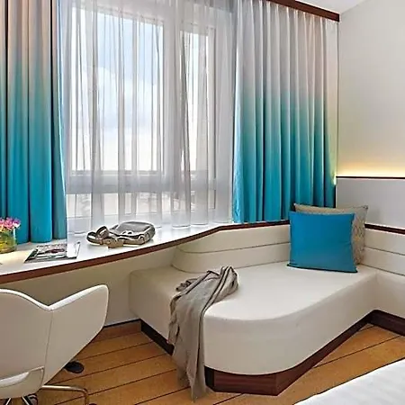 Hey Lou Frankfurt Airport Hotel 4*