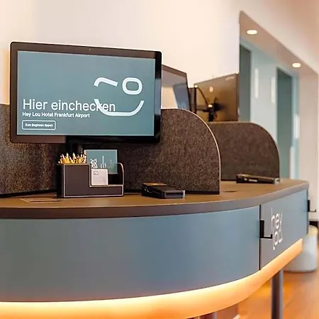 Hey Lou Frankfurt Airport Kelsterbach