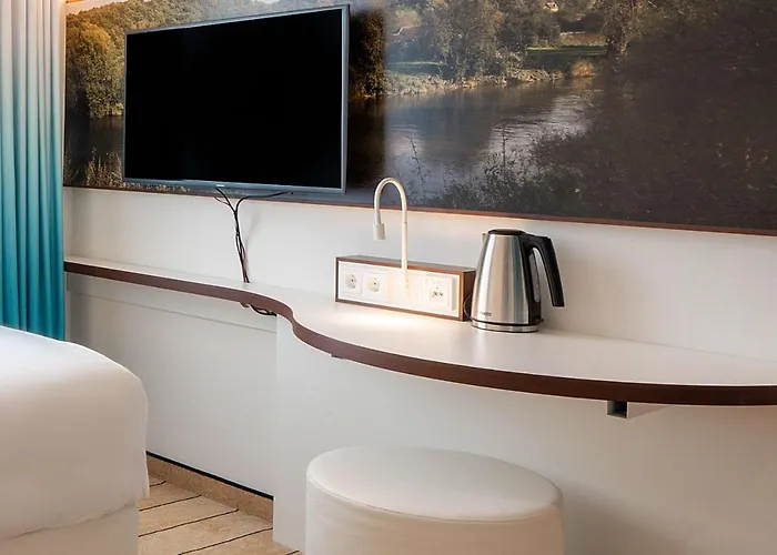 Hey Lou Frankfurt Airport 4*