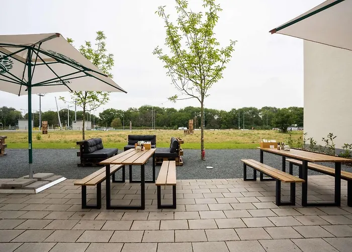 Hey Lou Frankfurt Airport מלון קלסטרבאך