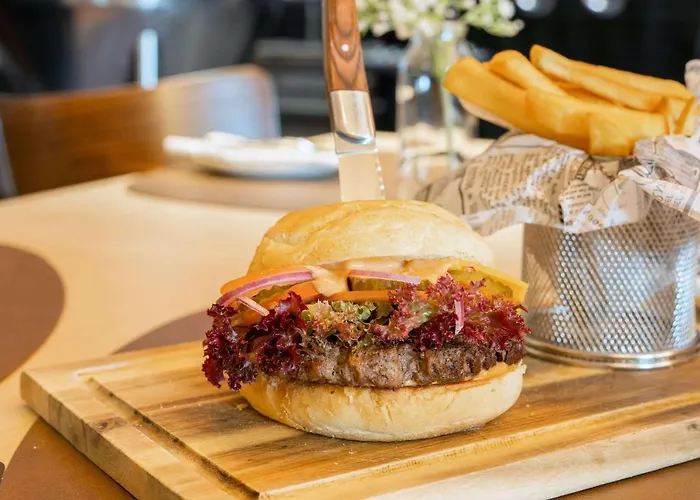 Hotel Hey Lou Frankfurt Airport 4*