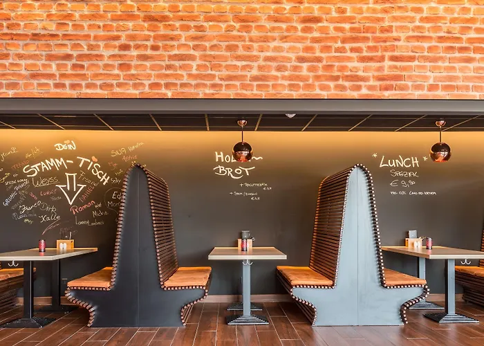 Hey Lou Frankfurt Airport קלסטרבאך